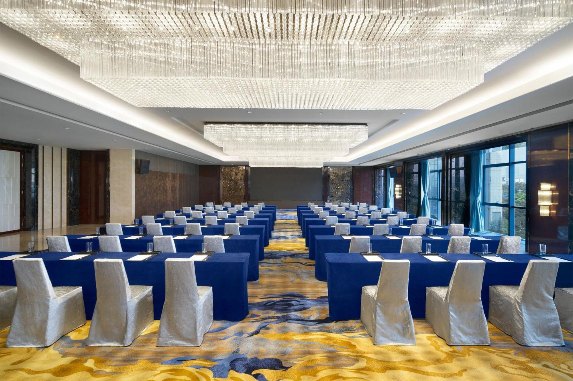 Sheraton Grand Zhengzhou Hotel Exterior photo